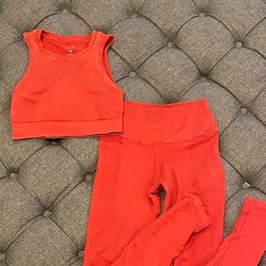 NUX ribbed workout set